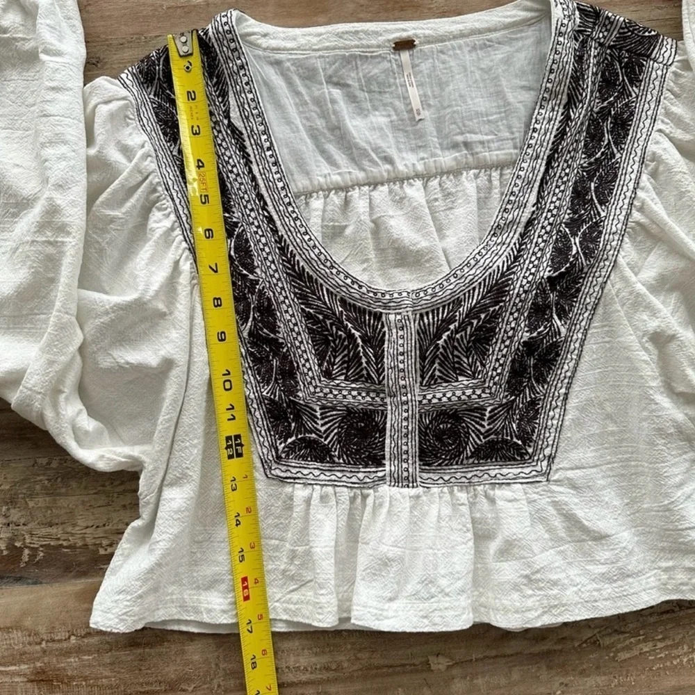 Free People Iggie Embroidered Crop Top Ivory SZ XSmall Baloon Sleeves Boho EUC